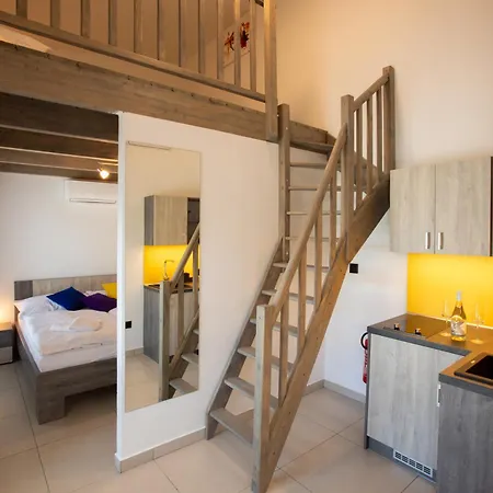 Nikola Apartment