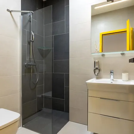 Nikola Apartment
